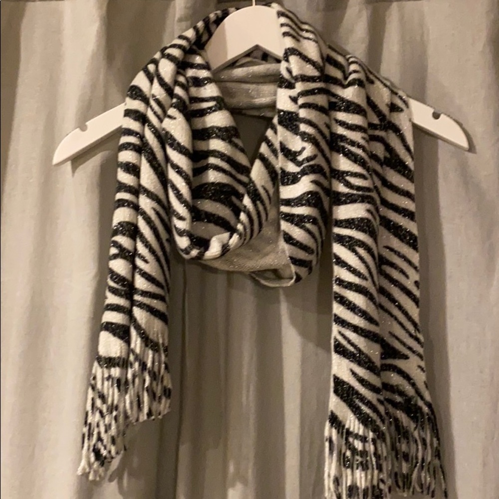 Zebra print scarf with fringe